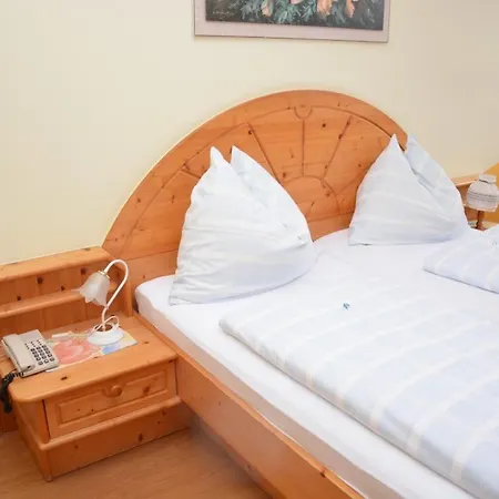 Отель Berggasthof Zottensberg 3*