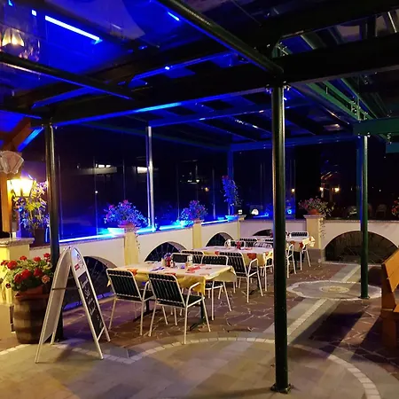 Отель Berggasthof Zottensberg